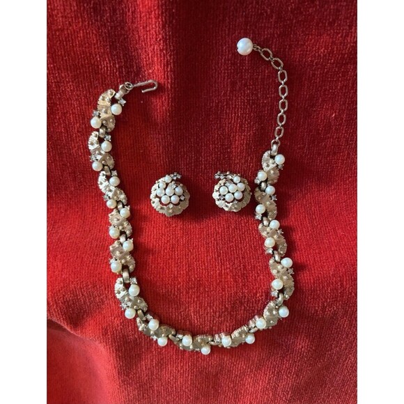 Crown Trifari Heavy Gold Plated, Cubic Zirc, Pearl Necklace & Matching Earrings - Picture 1 of 16